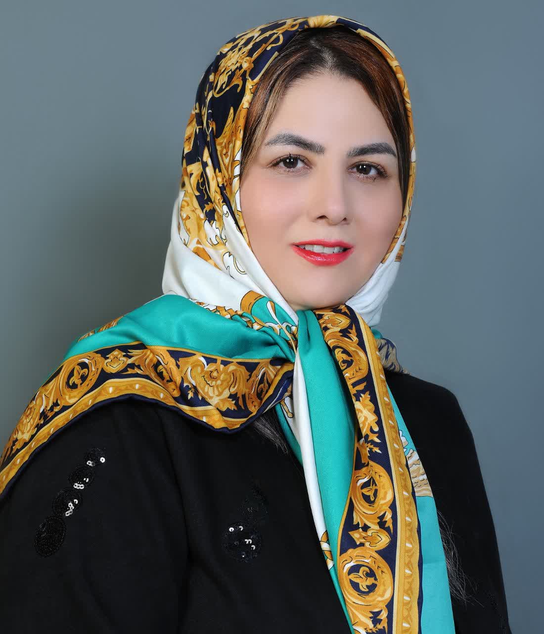دکتر وحیده عظیمی روانشناس خانواده، کودک و نوجوان برگزار کننده کارگاه‌های فرزندپروری و مهارت آموزی والدین و کودکان و نوجوانان
