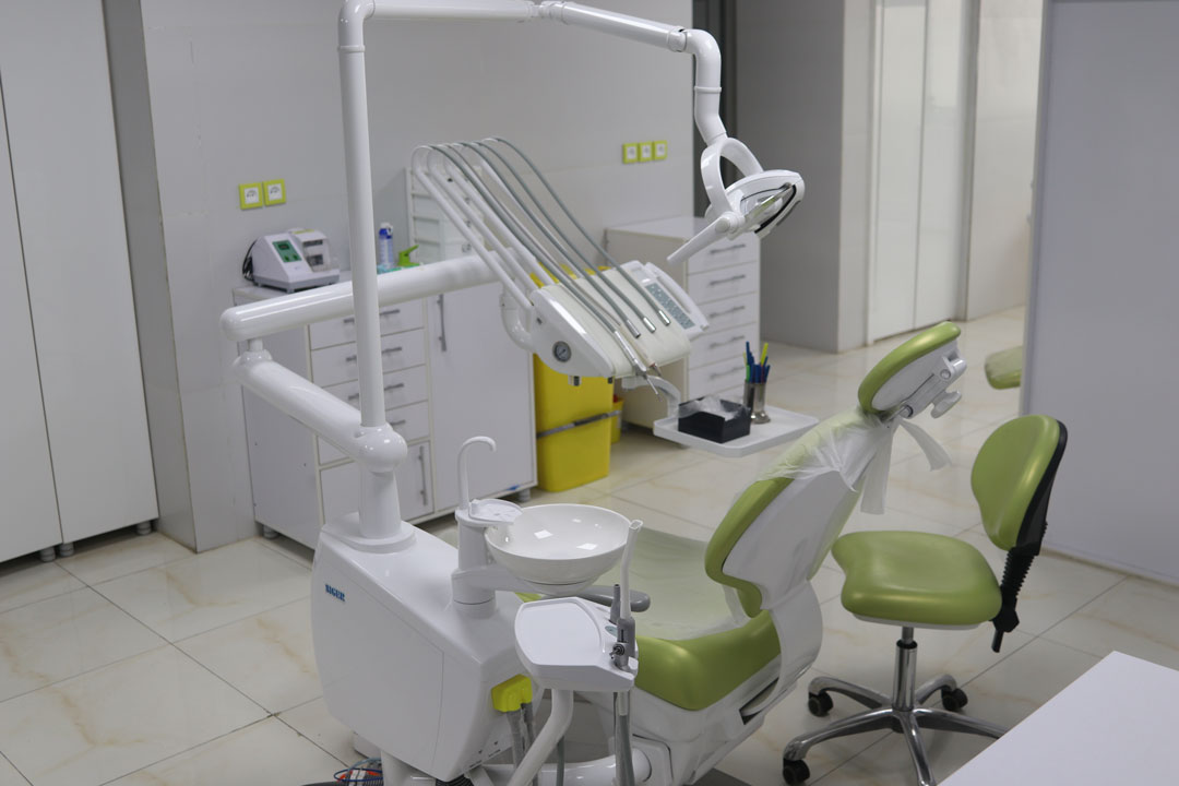 کلینیک دندانپزشکی نیکان Nikan Dental Clinic اهواز دندانپزشکی  ایمپلنت تخصصی اقساطی دندان پزشکی جراحی لثه جرم گیری ایمپلنت ترمیم ارتودنسی